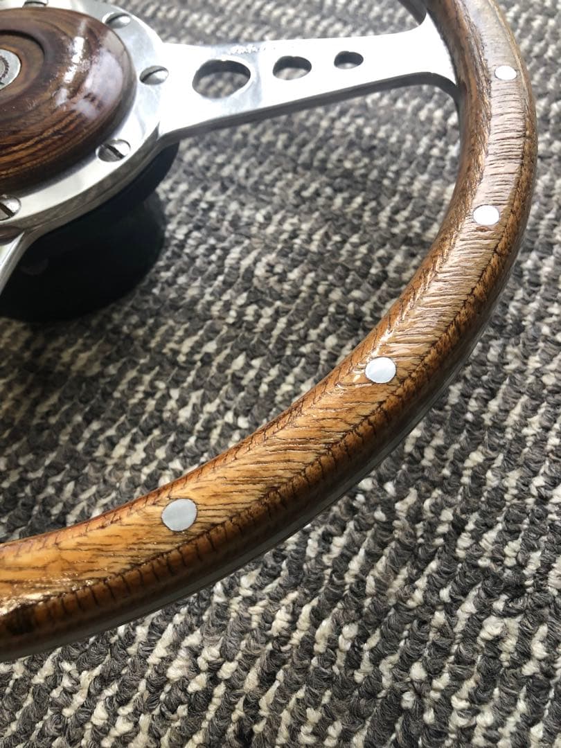 BMCミニ用ローバーミニ用モトリタステアリング330φフラットボス付。