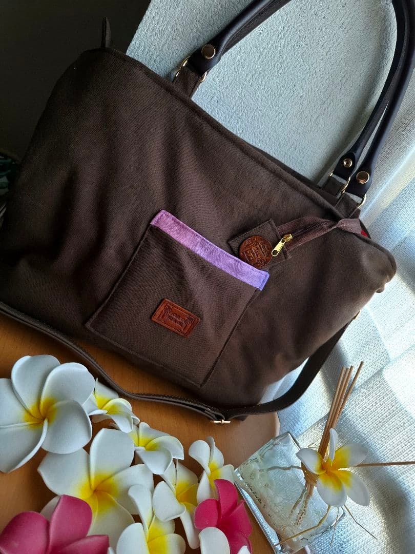 ハワイアンキルト　横長バッグ　バス　2WAY　バスの革タグチャーム付き