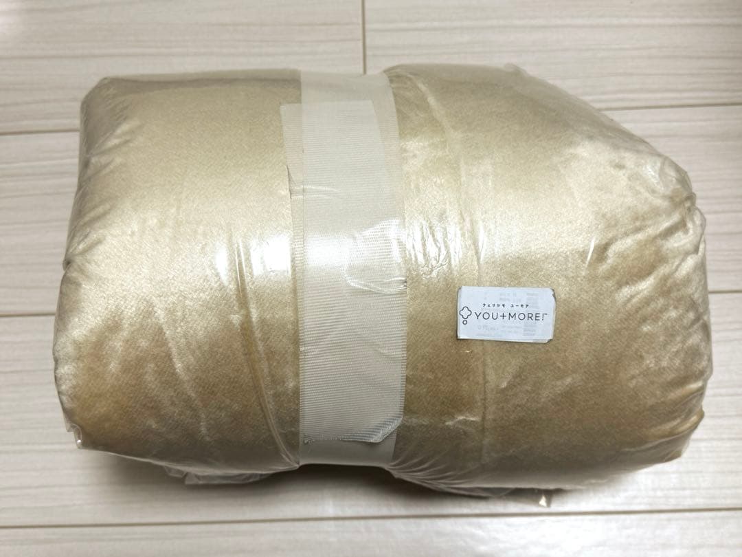 【新品未使用】アザラシのもちもちちゃん 換毛期 エビフライクッション