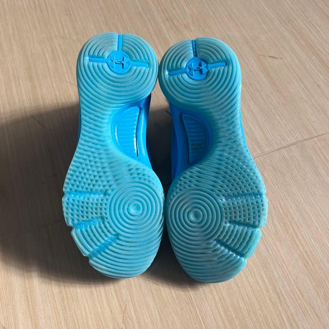 アンダーアーマー　カリー４ レトロ　29.0cm