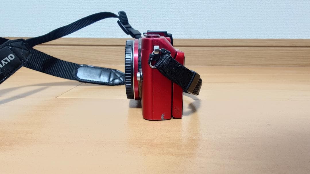 【ジャンク品】Olympus E-PL6 ミラーレスカメラ レッド+レンズ２本