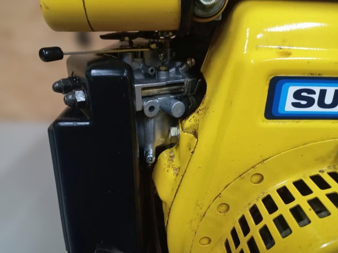 SUZUKI　スズキ　エンジン発電機　SE700A