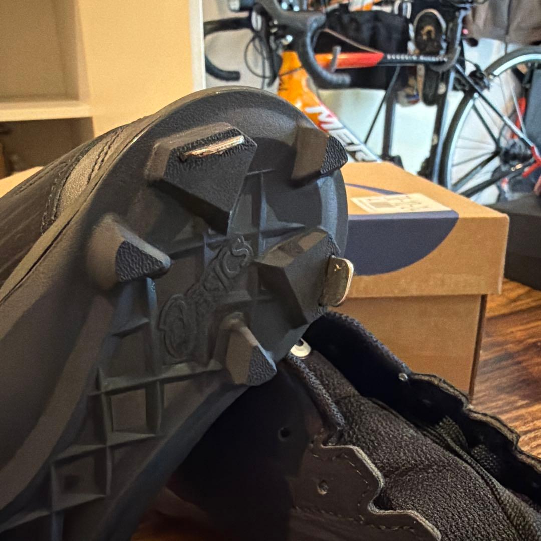 【新品未使用】アシックスasics 黒 スパイクシューズ 38-18金具おまけ付