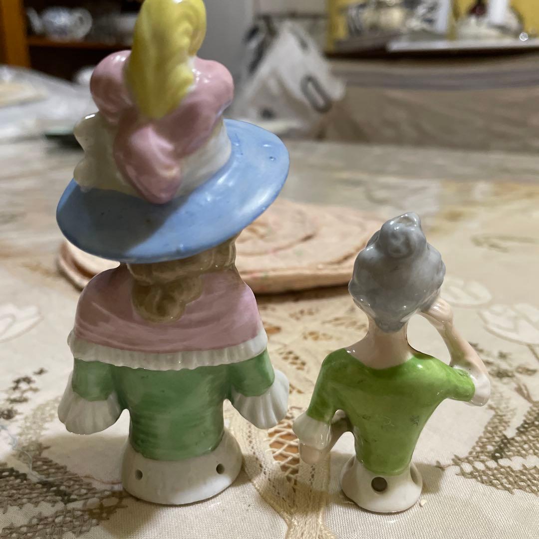 677イギリス、ハーフドール3セットハンカチケースも