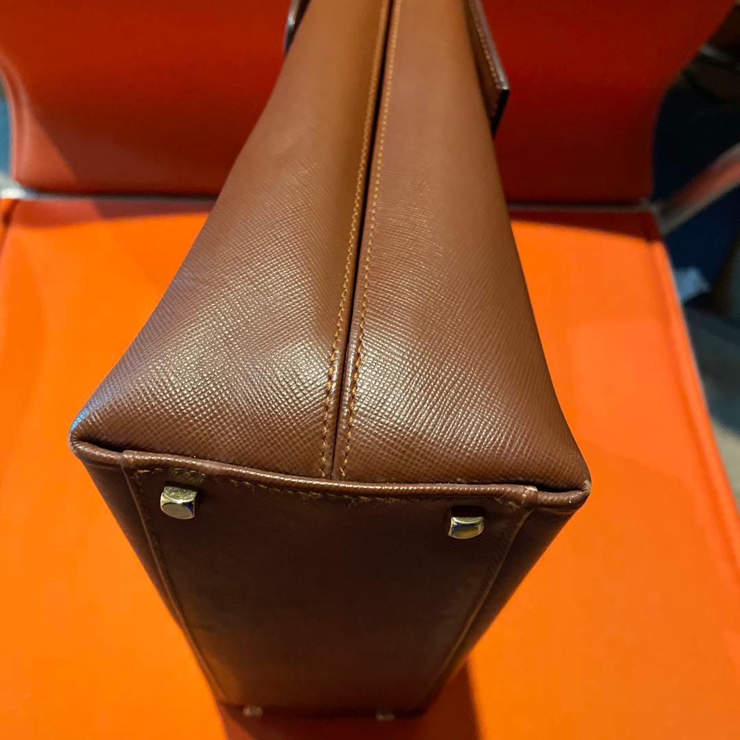 ferragamoハンドバック