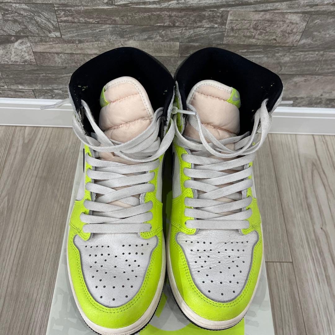 Nike Air Jordan 1 イエロー