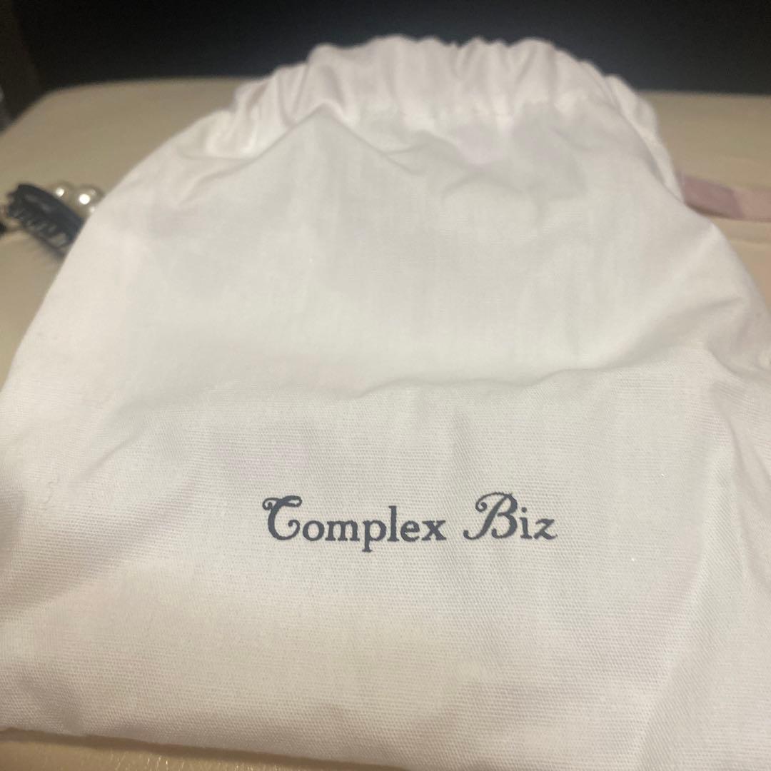 値下げはありません❗️コンプレックスビズ　パールバナナクリップ