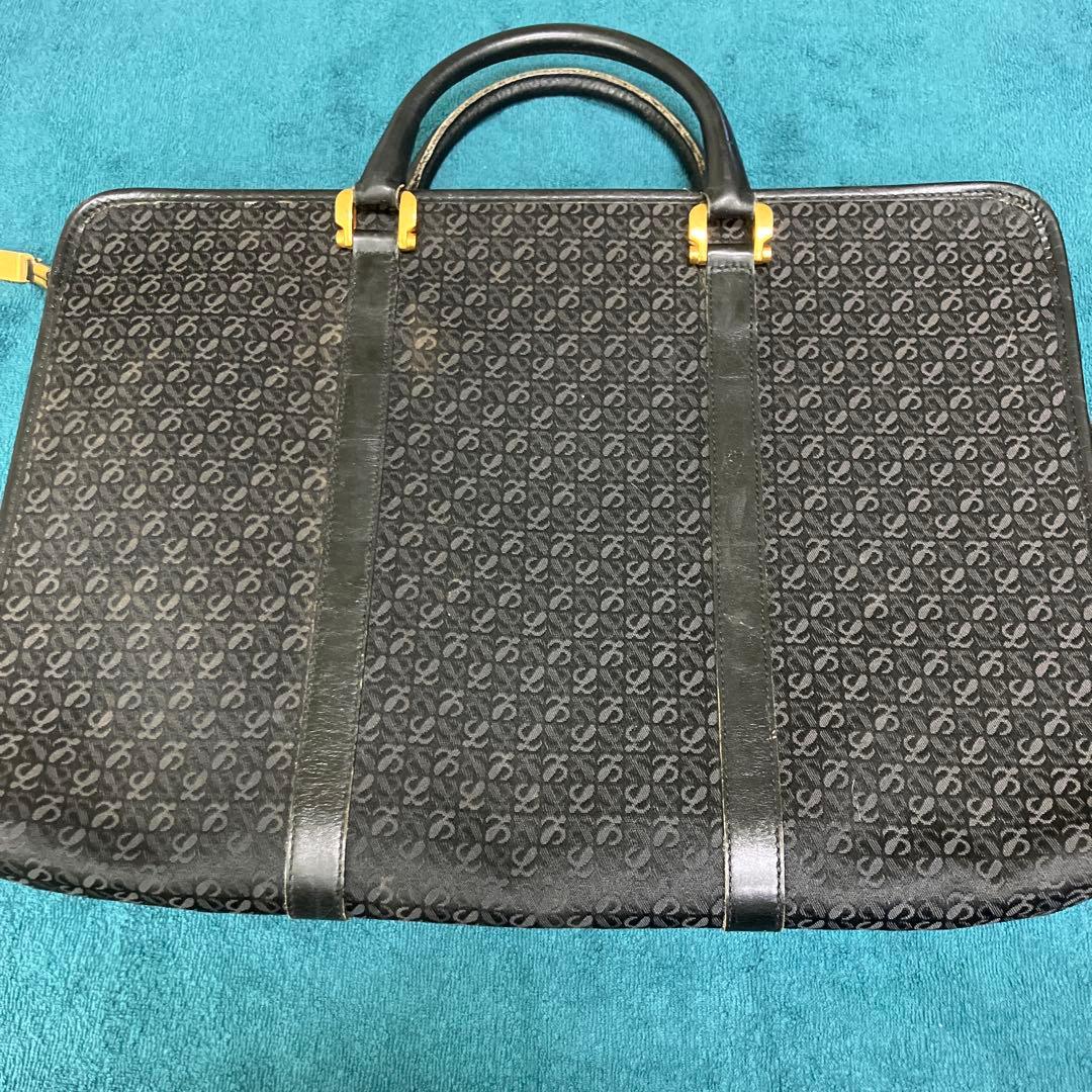 ロエベ　ビジネスバッグ 黒 ロゴ入り