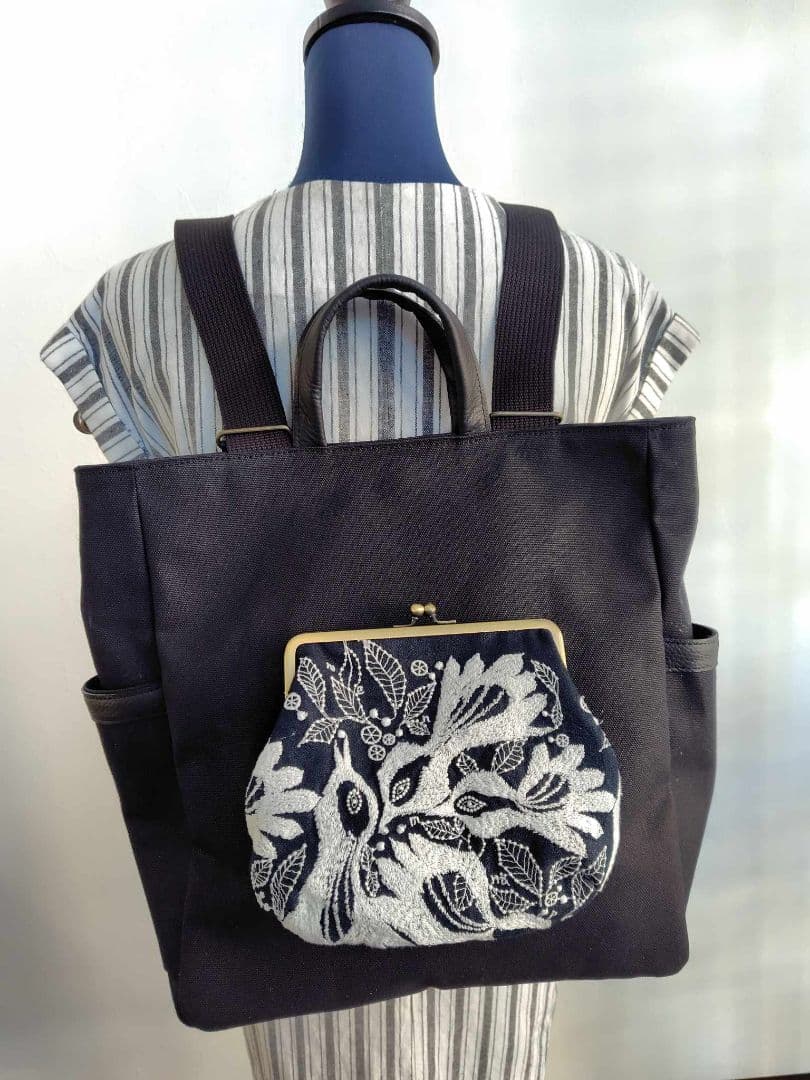 ペ*コ様 ミナペルホネン/carnival　カーニバルネイビー/がま口ポケット/