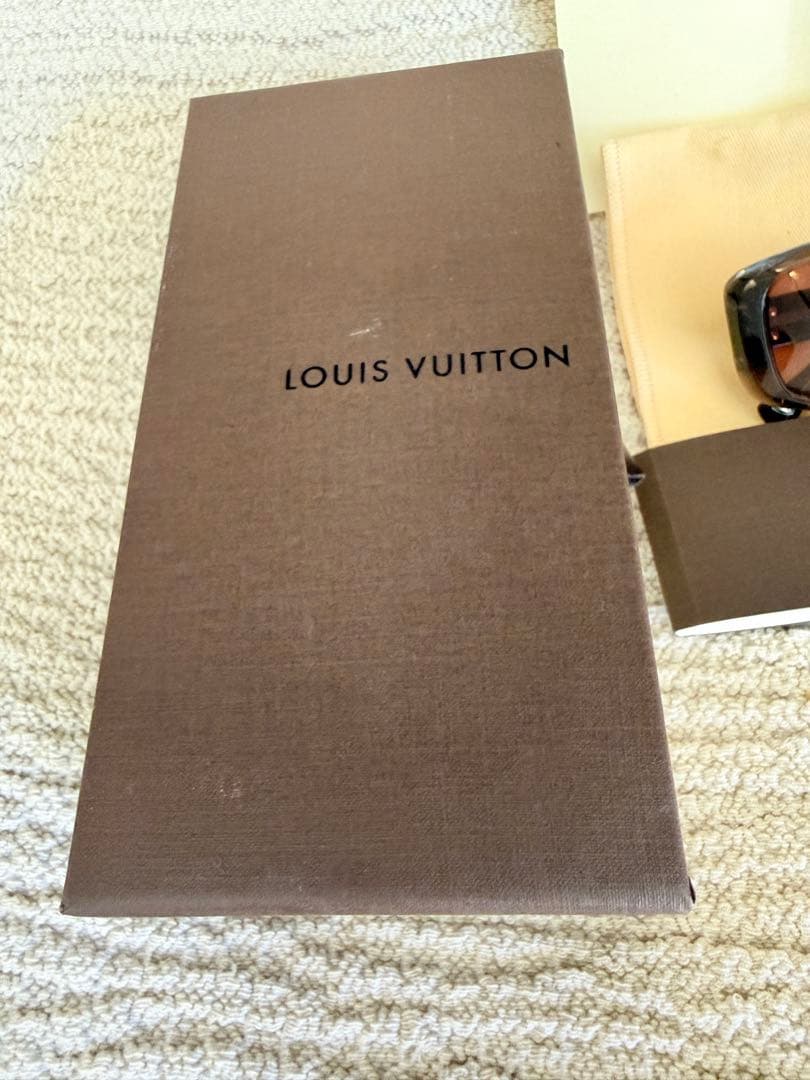 熊*T様 ルイヴィトン　サングラス