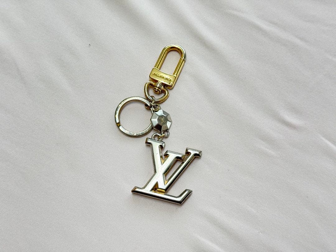 [専用]ルイ・ヴィトンポルト クレ・LV ファセット M65216 キーホルダー