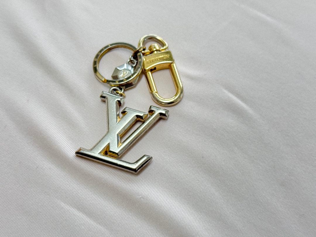 [専用]ルイ・ヴィトンポルト クレ・LV ファセット M65216 キーホルダー