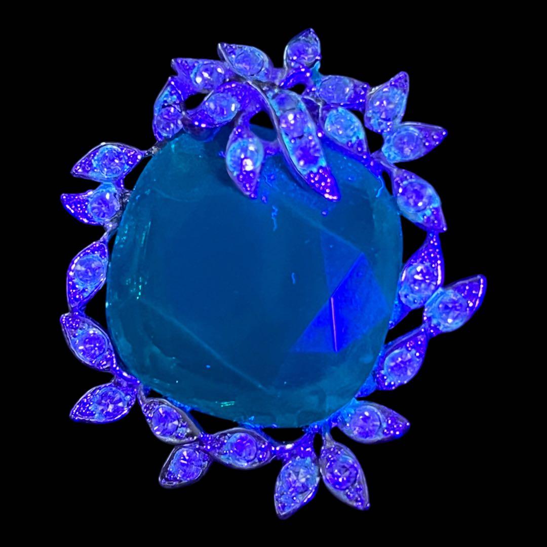 サラコベントリー☆Holiday Ice☆ビッググリーンウランガラスブローチ