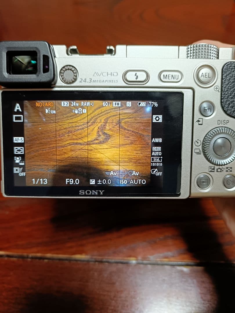 SONY α6000（ILCE-6000）＋ ズームレンズ SELP16502