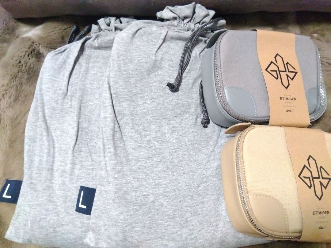 ANA ファーストクラス アメニティETTINGER トラベルポーチ、パジャマＬ