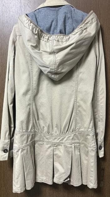 DIESELミリタリージャケットフード付きカーキベージュ系プリーツワンピース