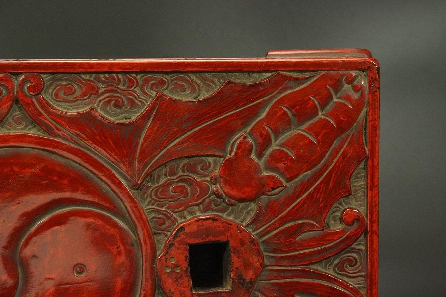 武具甲冑 讃岐 堆朱 刻 雲蝙蝠 鹿角 吉祥 刀掛(LC328)