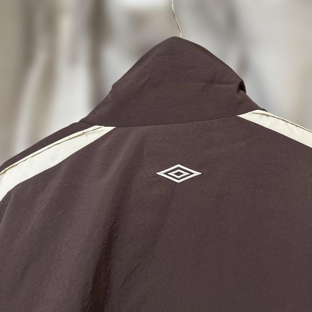 UMBRO ブラウン ナイロンジャケット サッカークラブロゴ付き