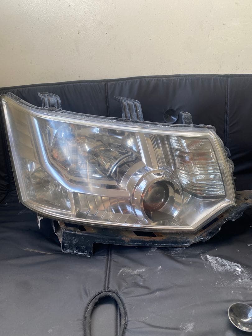 三菱 デリカ D:5 純正ヘッドライト 左右セット（コーティング済み）