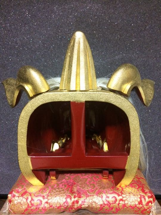 獅子頭木彫彫刻置物 金塗り 共箱