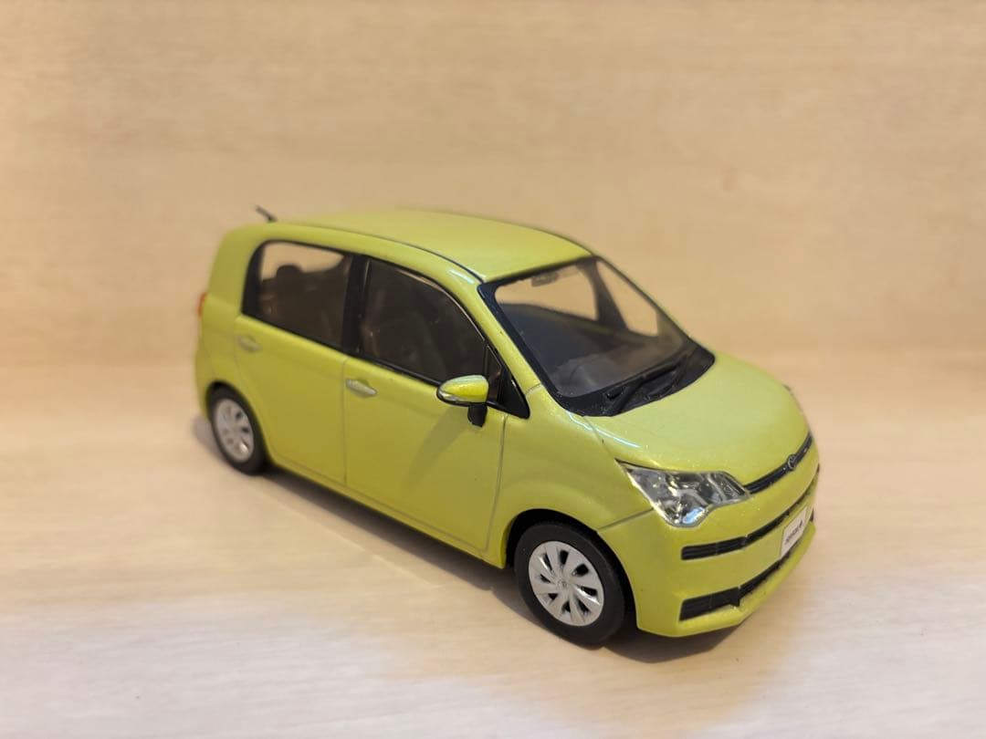 非売品 1/30 トヨタ スペイド シトラスマイカメタリック カラーサンプル