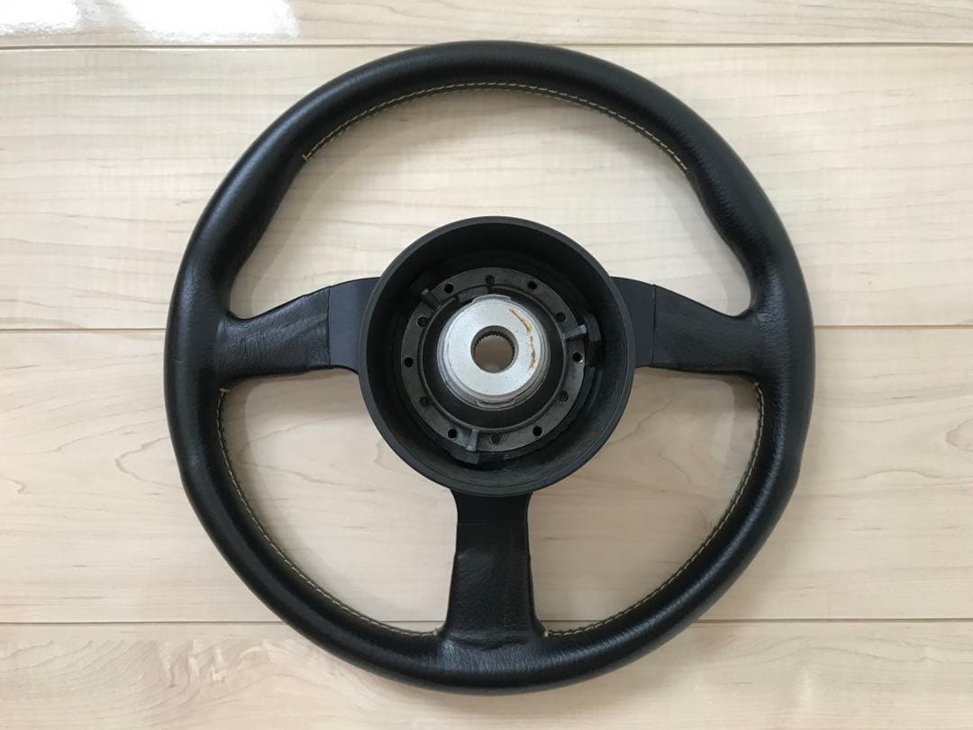 MOMO モモ　ベローチェ32センチステアリング