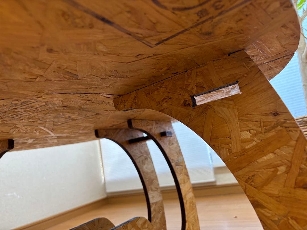 ZERODAYゼロデイのドーナツテーブル