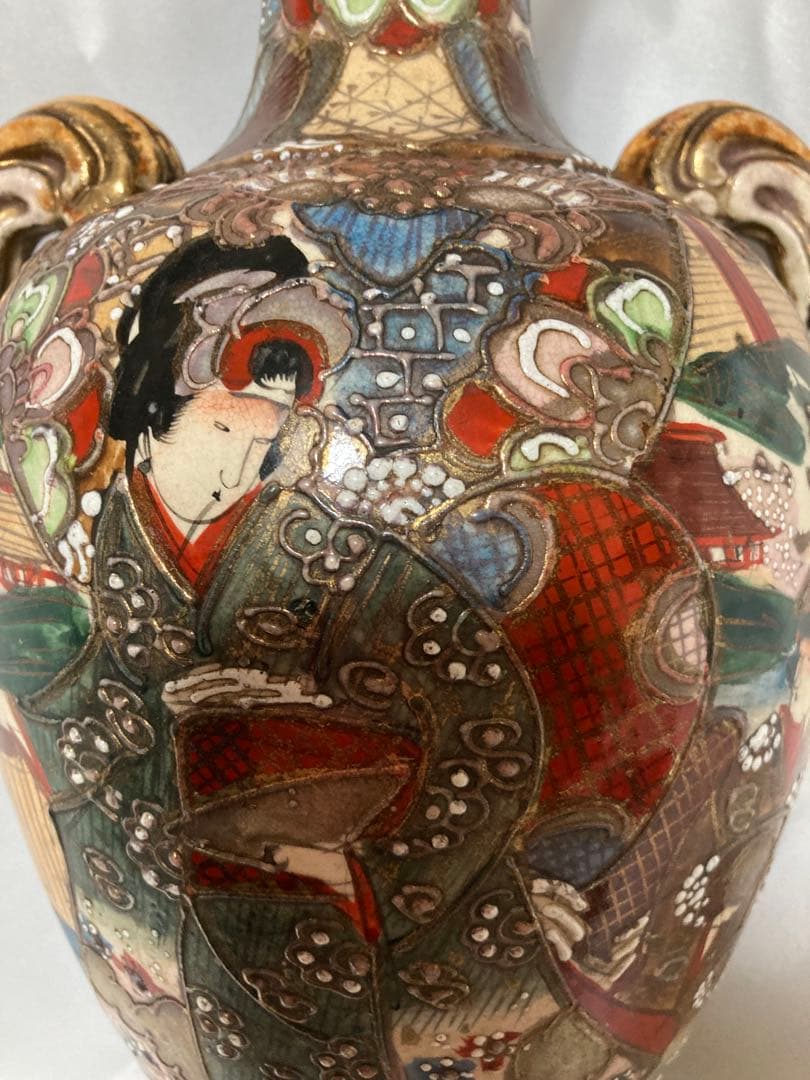 古薩摩焼の飾り壺　インテリア　硴器として飾る　美術品