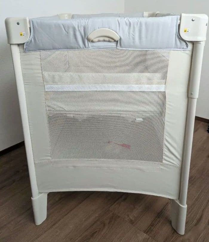 アップリカ ココネルエアー ベビーベッド ホワイトグレー
