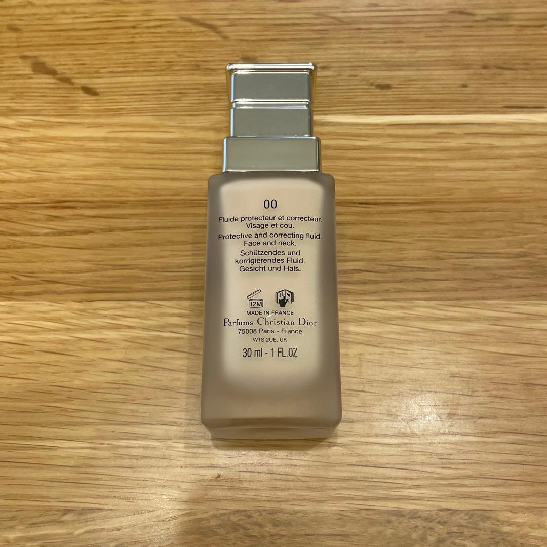 【美品】ディオール　プレステージ　ホワイト　ル　プロテクター　ミネラルbb 00