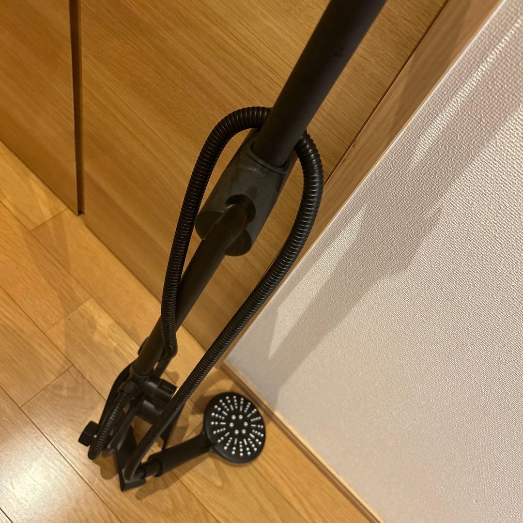 ブラック円形シャワーヘッド