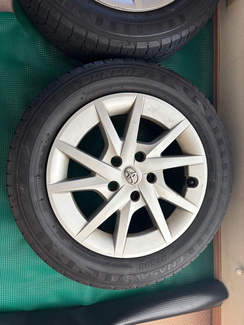 プリウスα 純正　ホイール　16インチ　手渡しのみ