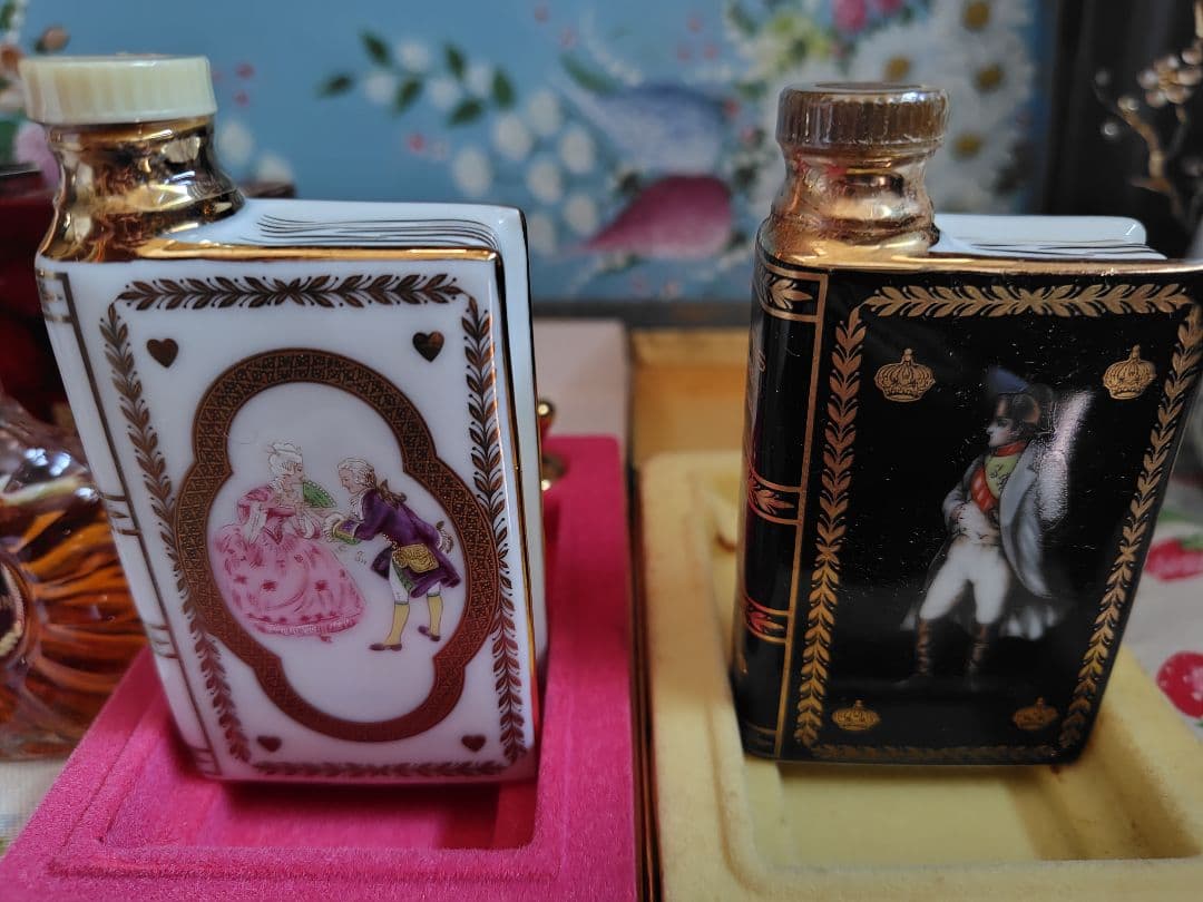 ヘネシー ミニボトル 2本　カミュ　ブック　紳士と淑女 天使の戯れ ブック