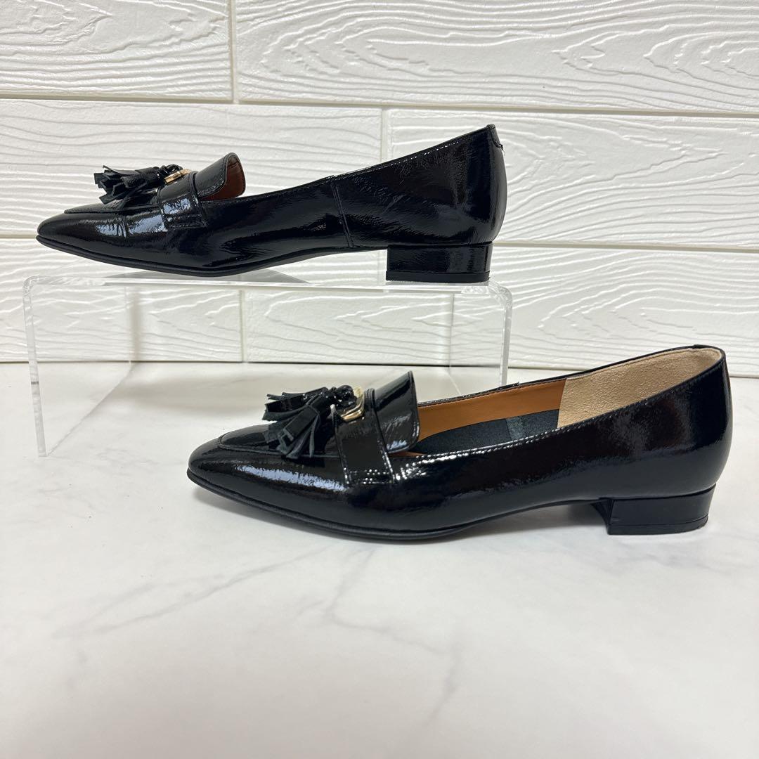 yu ダイアナ エナメル タッセル ローファー 23.5 黒 本革 レザー