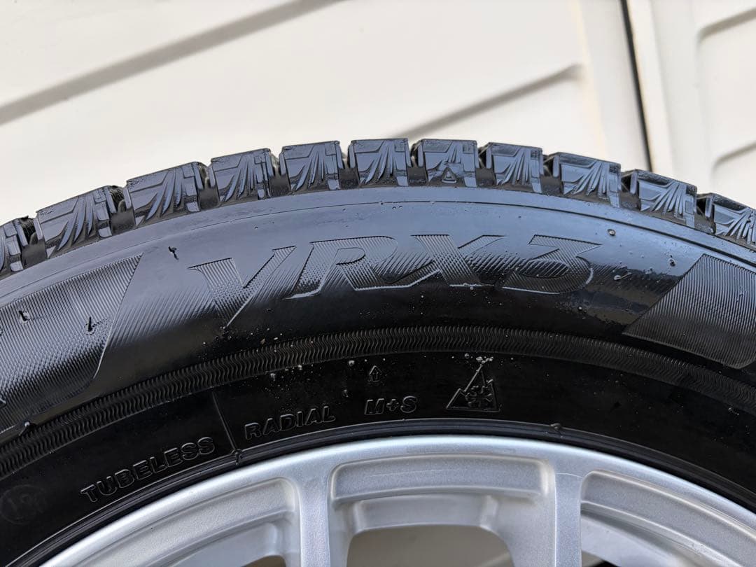 と*り様 再16インチ ホイールセット205/60r16 vrx3バリ溝