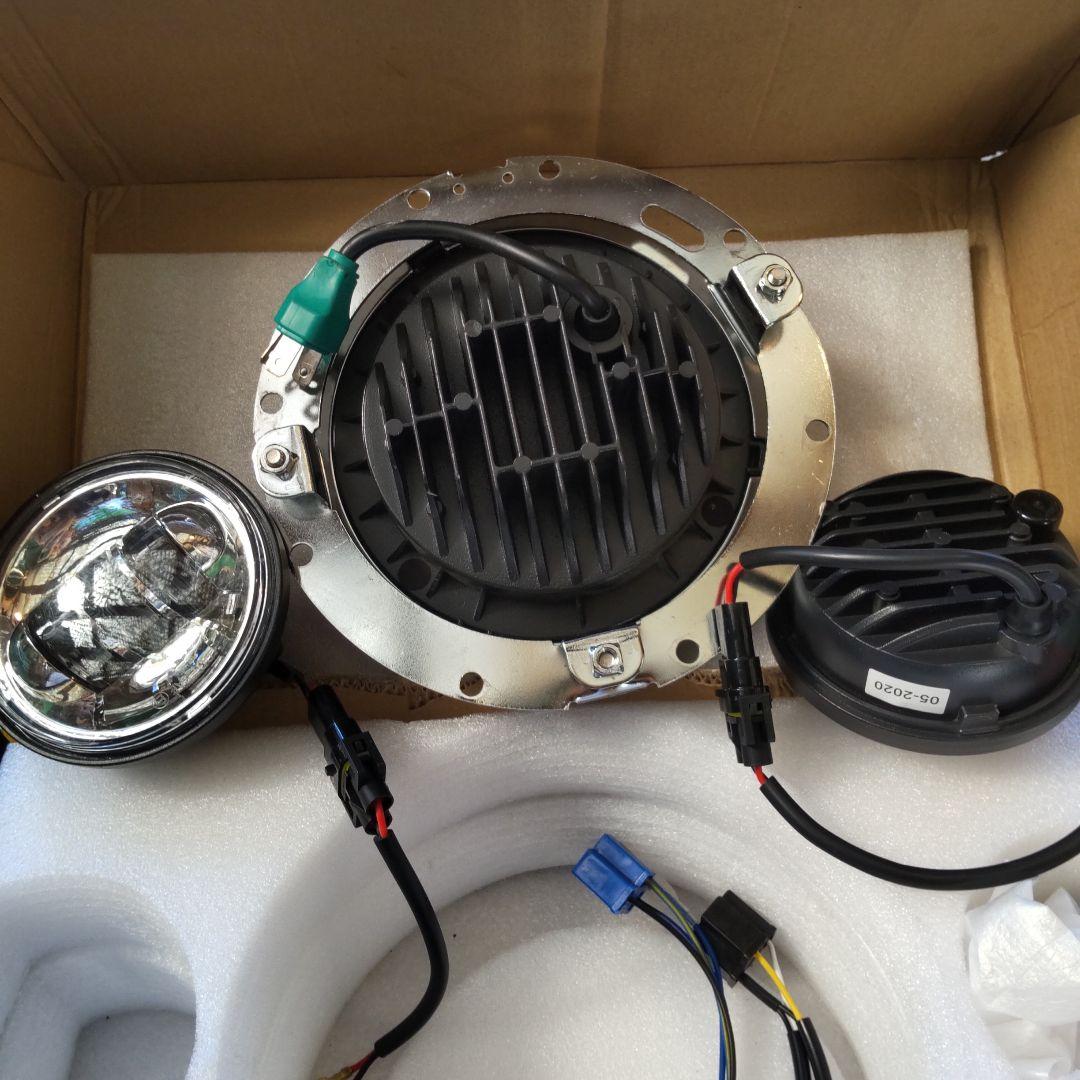 ハーレーFLHヤッコ、ライト、フォグランプ台座付き、