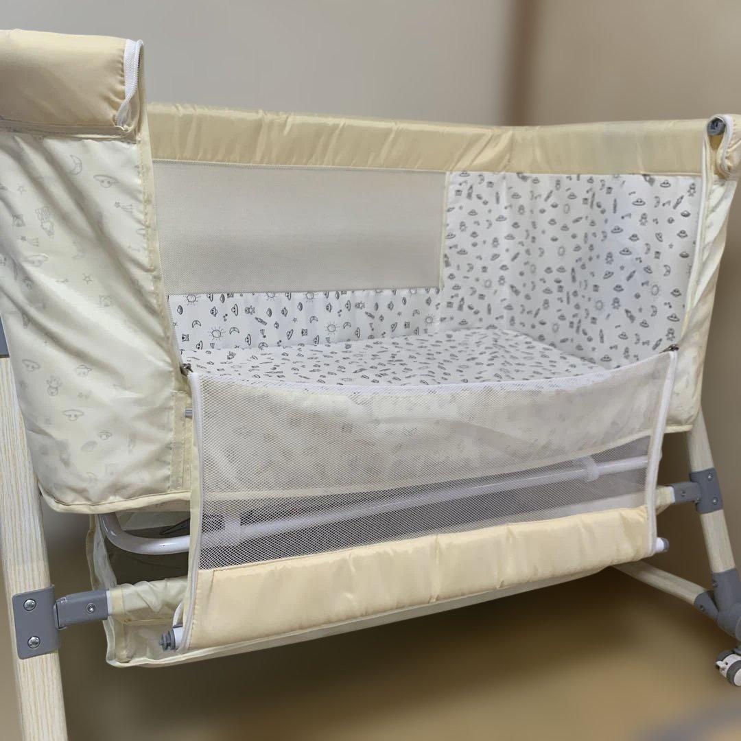 美品⭐︎ 値下げ！折りたたみ式　ベビーベッド　収納付き 付属品付