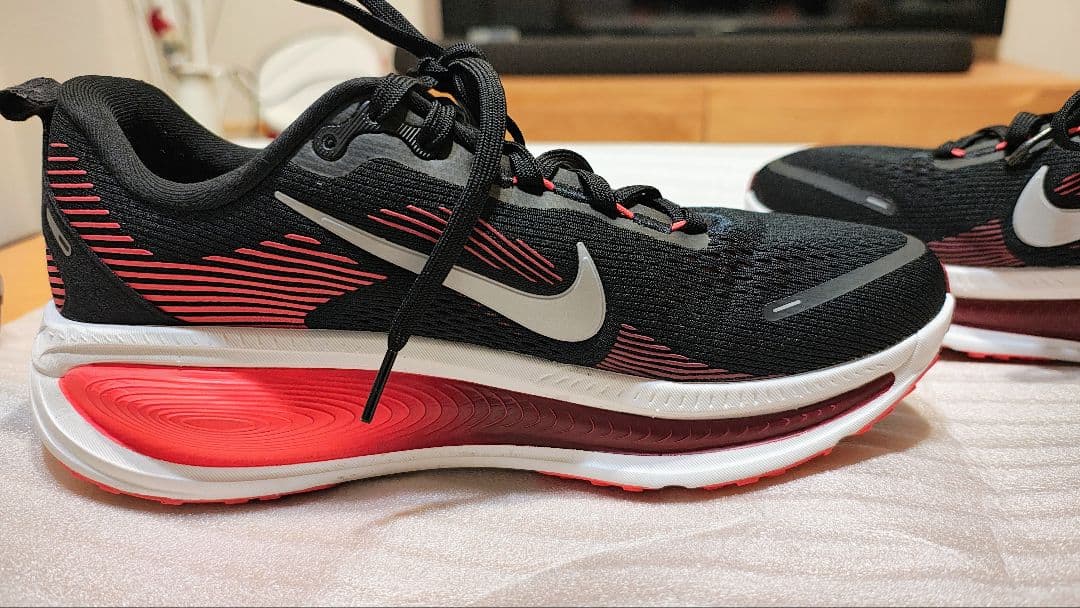 NIKE ランニングシューズ ボメロ18 26cm