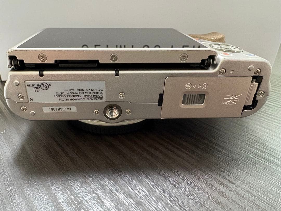 OLYMPUS PEN E-PL8 ミラーレスカメラ　ダブルレンズ　ダブルズーム