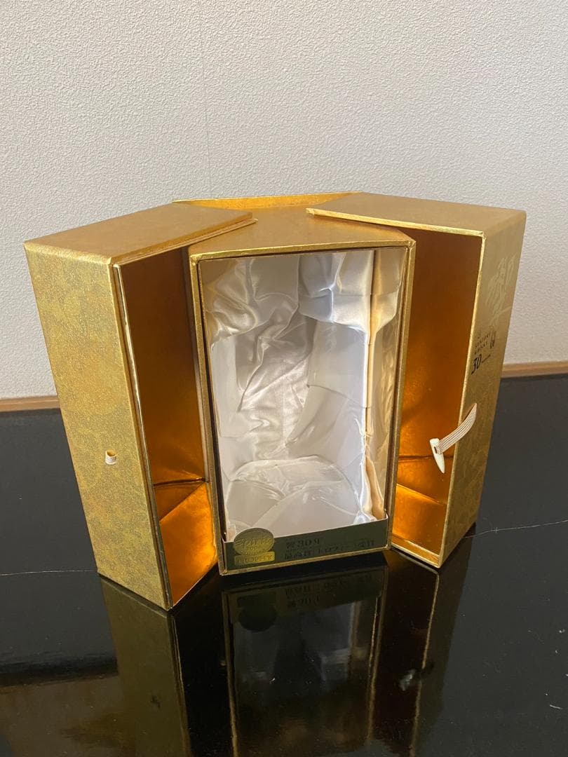 響30年 空き瓶 ウイスキー 箱付 観音開き 未洗浄