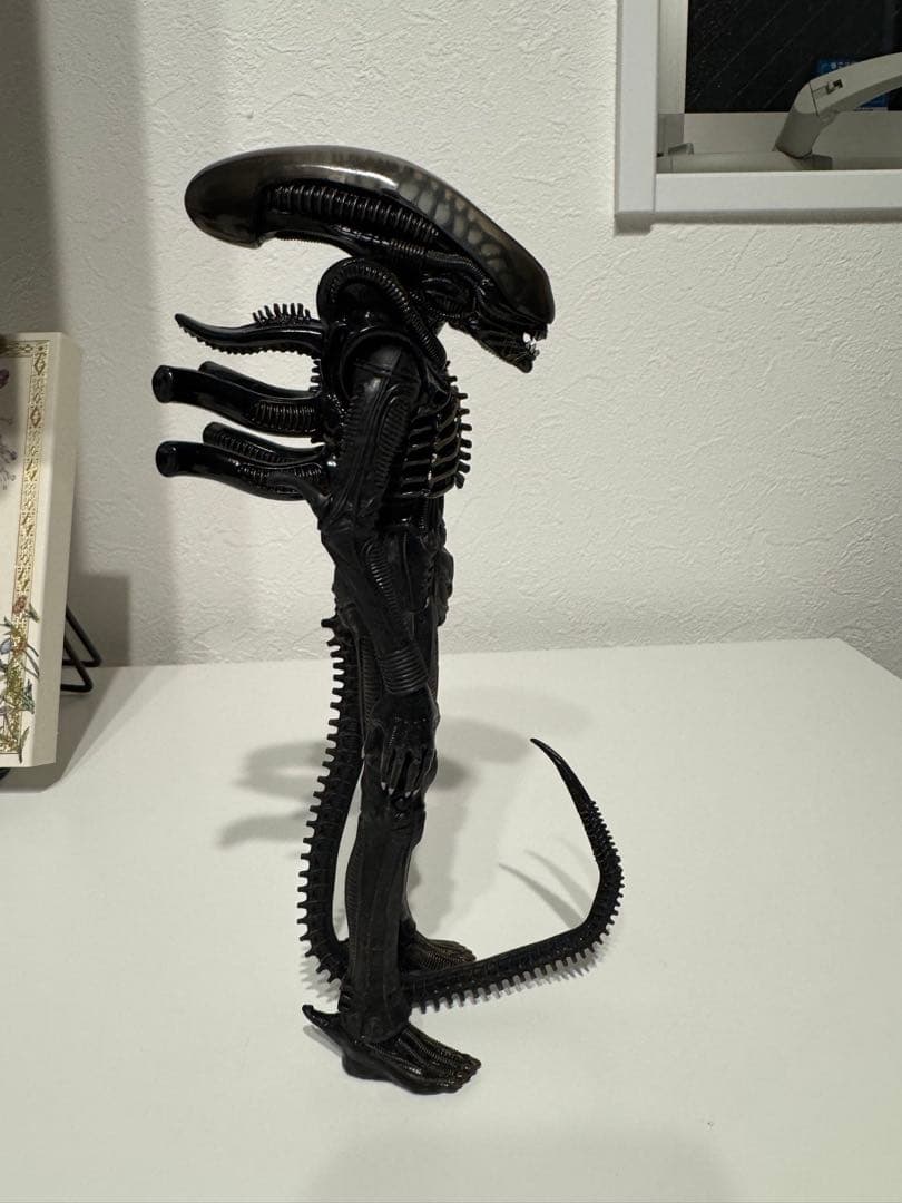 メズコ　mezco エイリアン