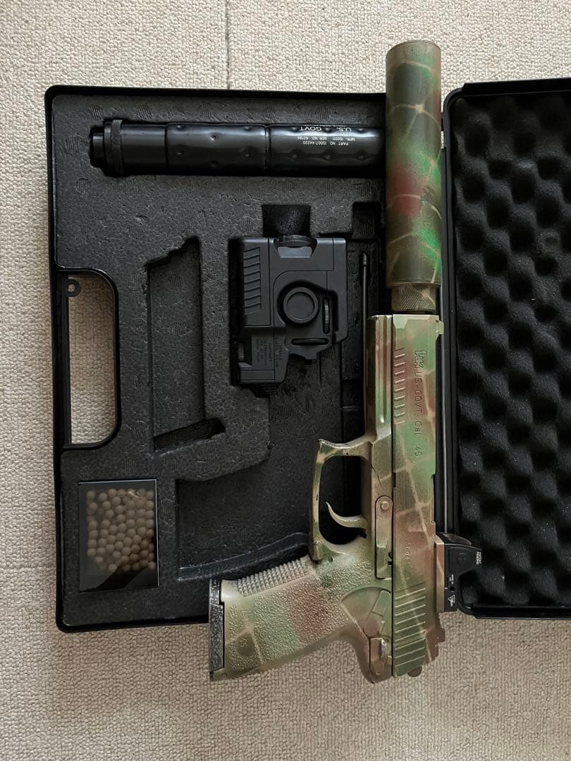 東京マルイ　SOCOM MK23 カスタム社外サプレッサー付き