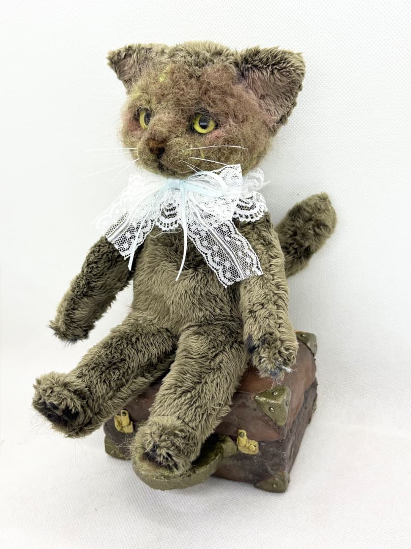 A猫 アンティークな猫のアートドール【ハンドメイド 人形 猫 ぬいぐるみ