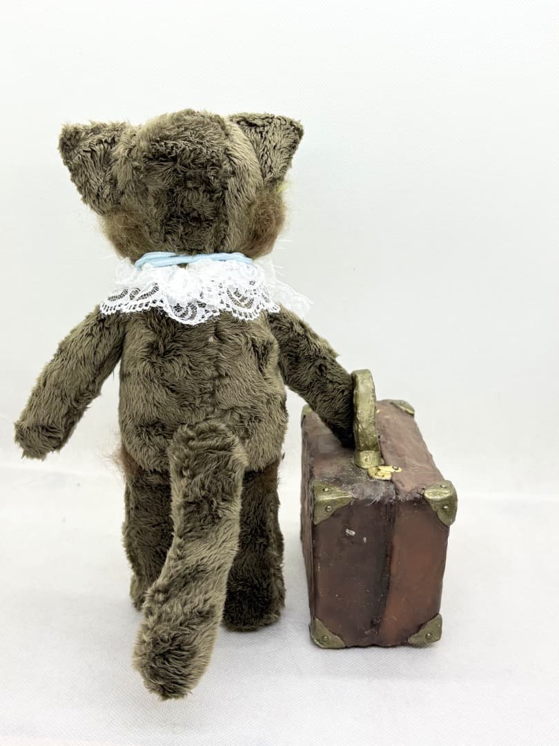 A猫 アンティークな猫のアートドール【ハンドメイド 人形 猫 ぬいぐるみ