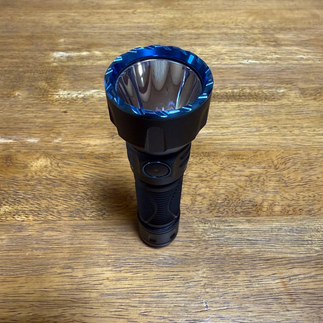 OLIGHT Javelot 懐中電灯 1350ルーメン