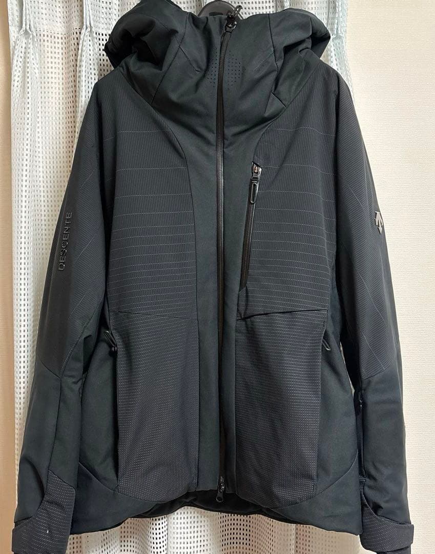 DESCENTE スキーウェア　Lサイズ　2019-2020モデル