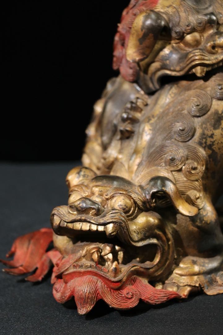 旧家蔵出　時代物　純銅製　古い獅子　開光済み細工彫刻　古美術置物　アンティーク