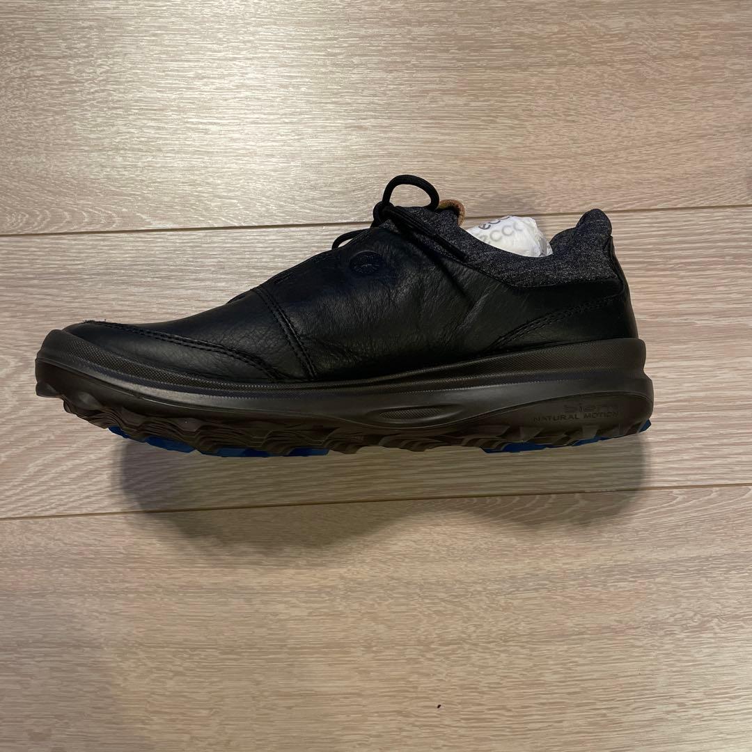 ECCO BIOM ブラックゴルフシューズ