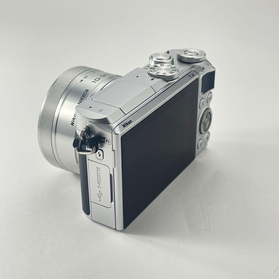 【ショット数200・返品保証】Nikon1 J5 標準レンズキット