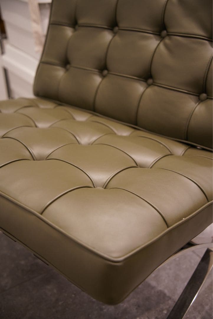 バルセロナチェア 1人掛け ソファ 本革 希少 オリーブ色 リプロダクト